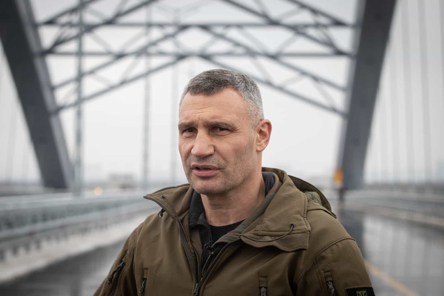 Kyiv bridge attack: Russia strikes second crossing in days Kyiv bridge attack: Russia strikes second crossing in days