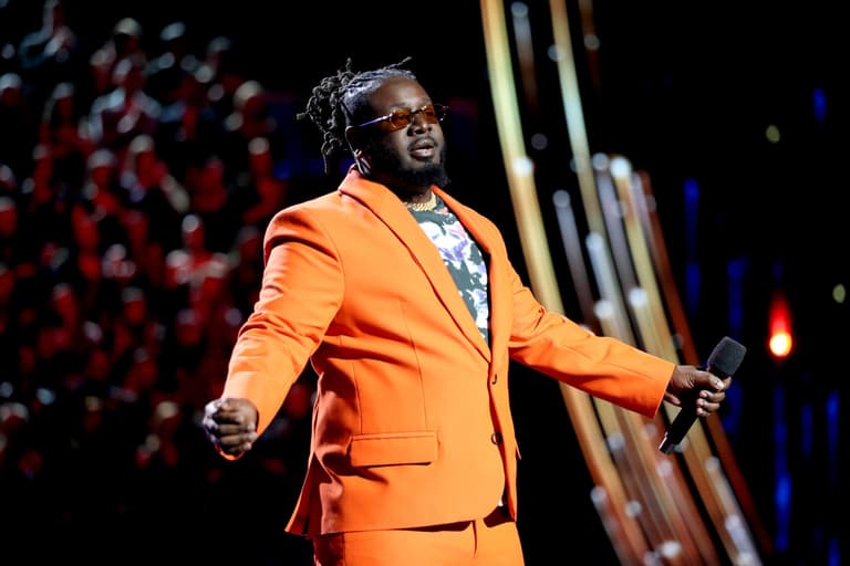 Akon used to use his brother as a body double before social media, says T-Pain Akon used to use his brother as a body double before social media, says T-Pain