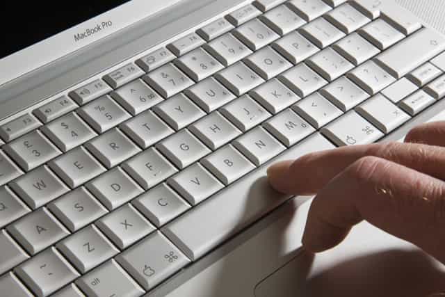 Keyboard mystery: why F and J have those little bumps Keyboard mystery: why F and J have those little bumps
