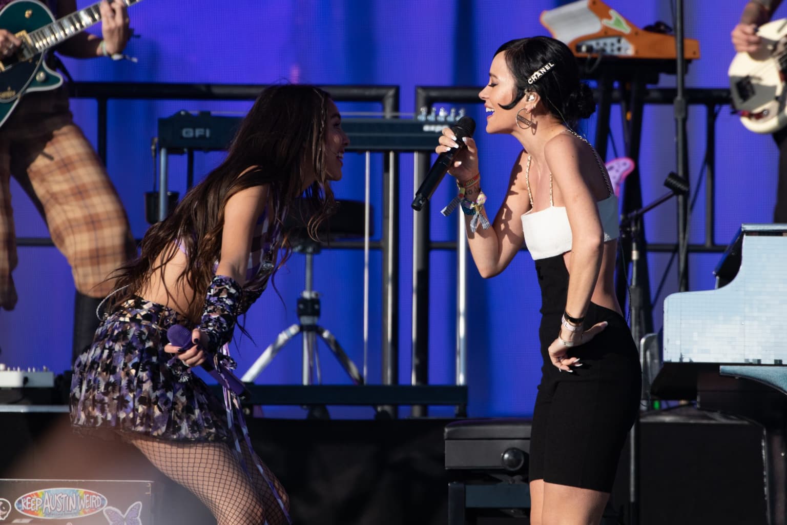 Glastonbury: Watch the incredible moment Olivia Rodrigo and Lily Allen dedicate ‘F*** You’ to US Supreme Court