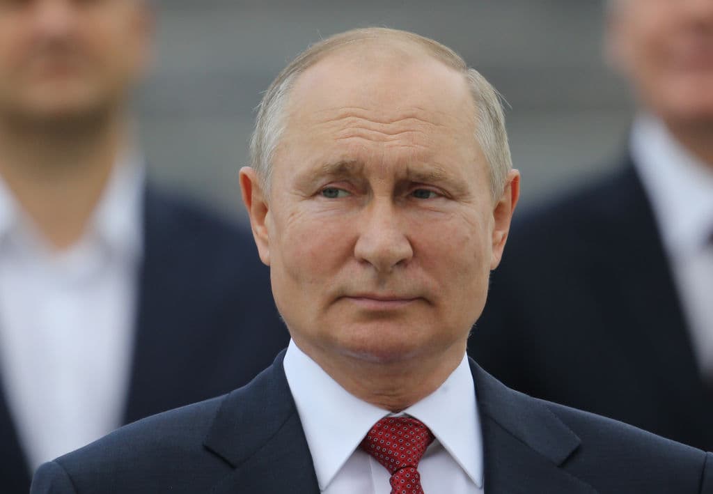 Ukraine crisis: Legislators approve Putin request to use armed force outside Russia