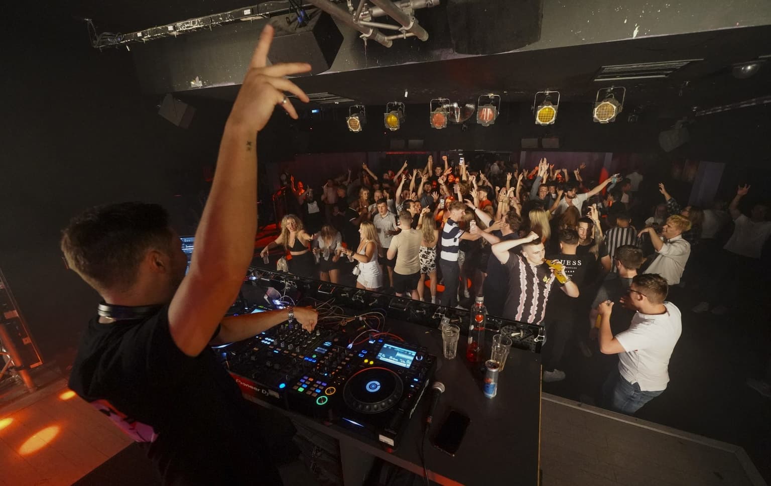 Minister confirms vaccine passports needed for nightclubs and mass events