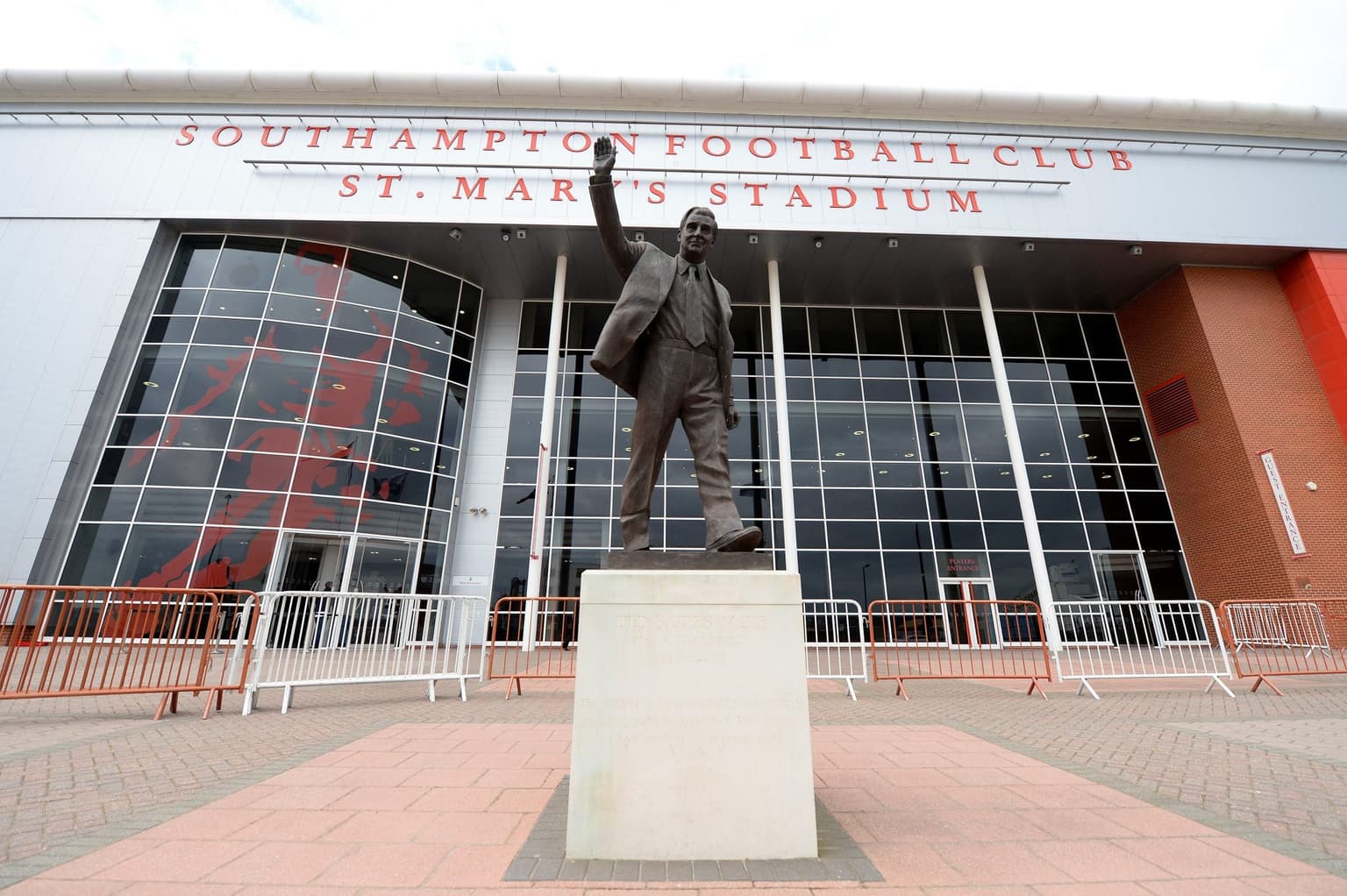 Southampton could remove statue of club ‘legend’ over evidence he ignored paedophile coach