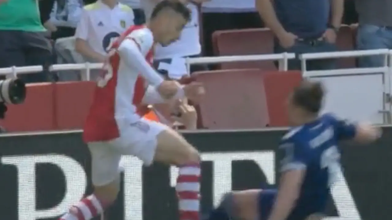 Jamie Carragher slams ‘idiot’ Luke Ayling for ‘disgusting’ tackle against Arsenal