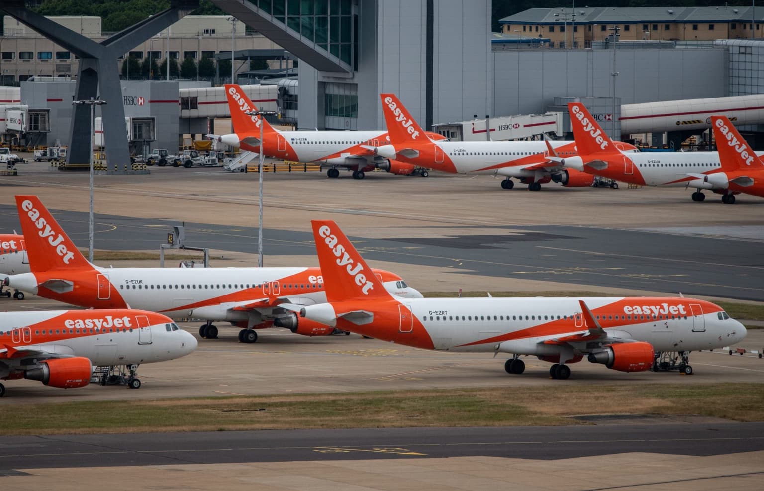 Disabled man dies at Gatwick airport after ‘falling down escalator’ when assistance did not arrive
