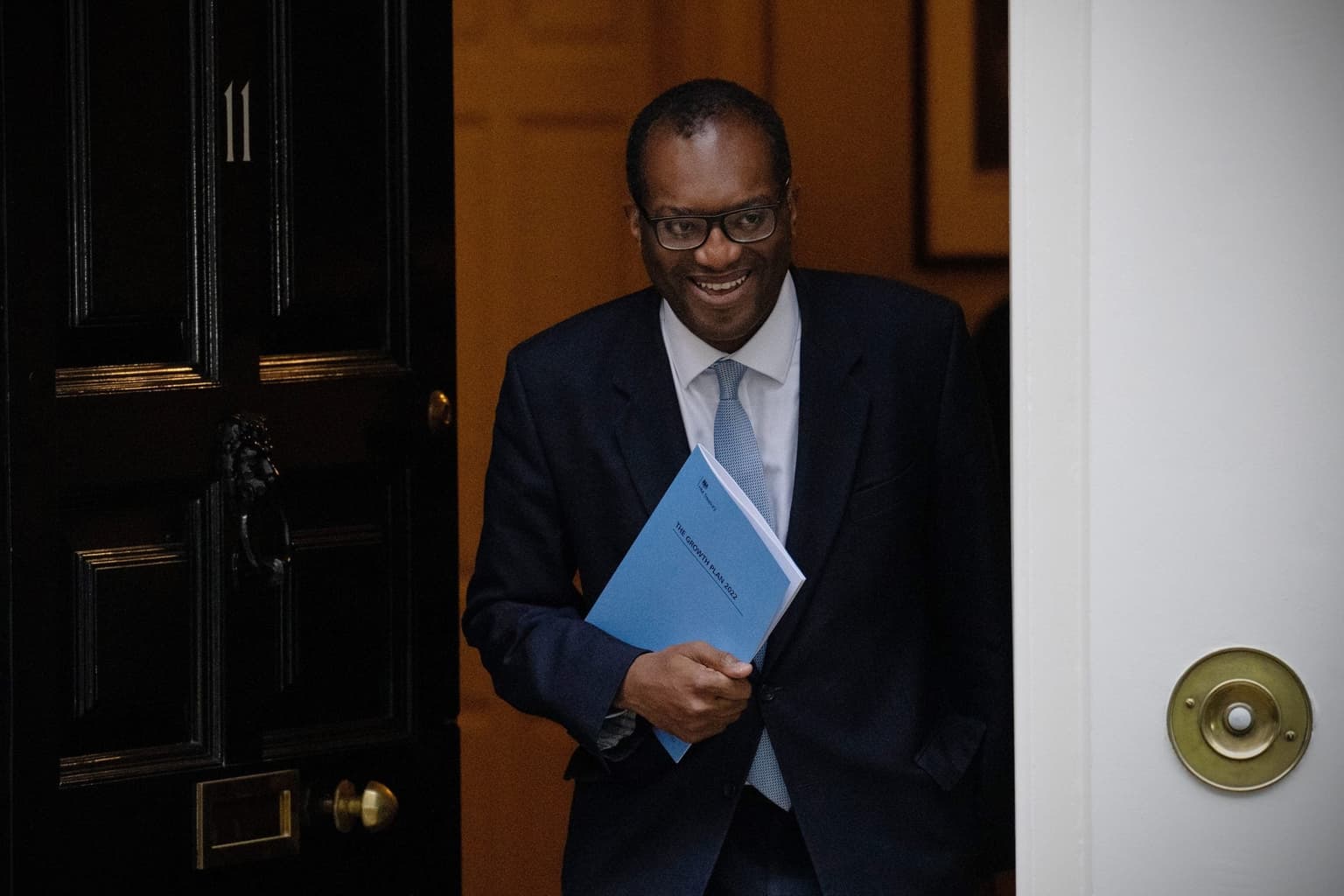 Chancellor slashes taxes for the rich and tells Universal Credit claimants to work more