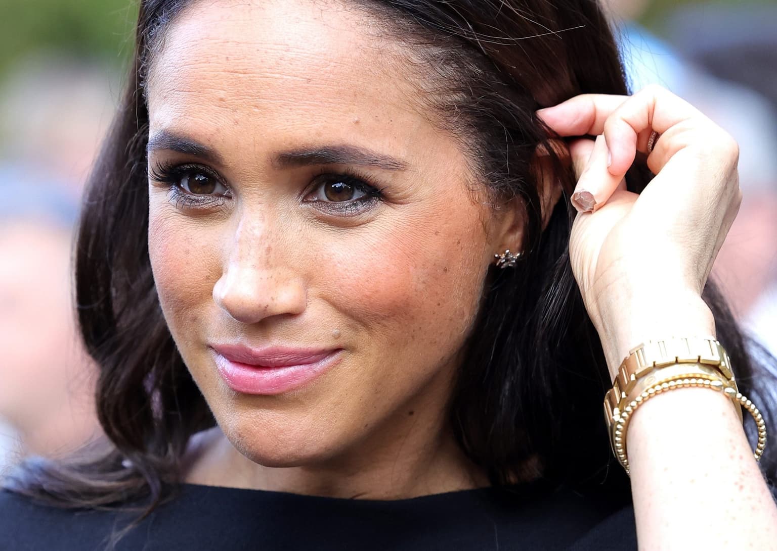 Meghan Markle fan in awe at Duchess’ ‘absolutely beautiful’ gesture whilst viewing Queen tributes