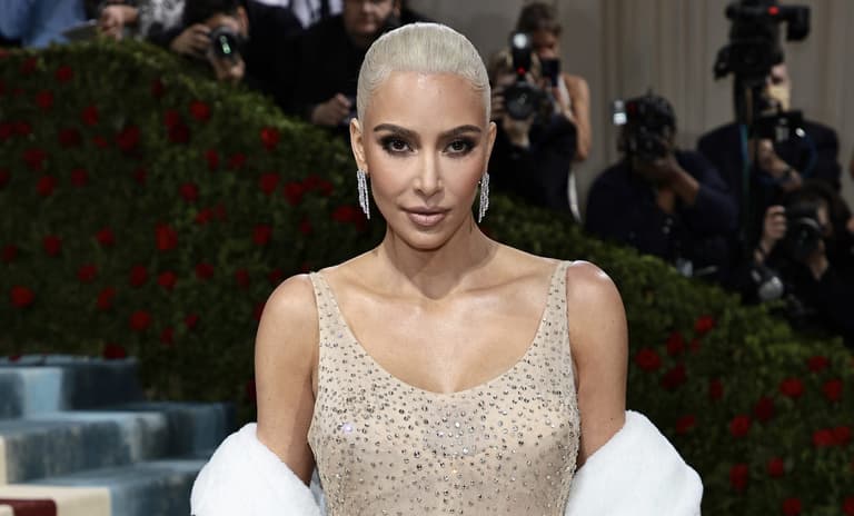 Kim Kardashian loses 150,000 Instagram followers after sharing one picture Kim Kardashian loses 150,000 Instagram followers after sharing one picture