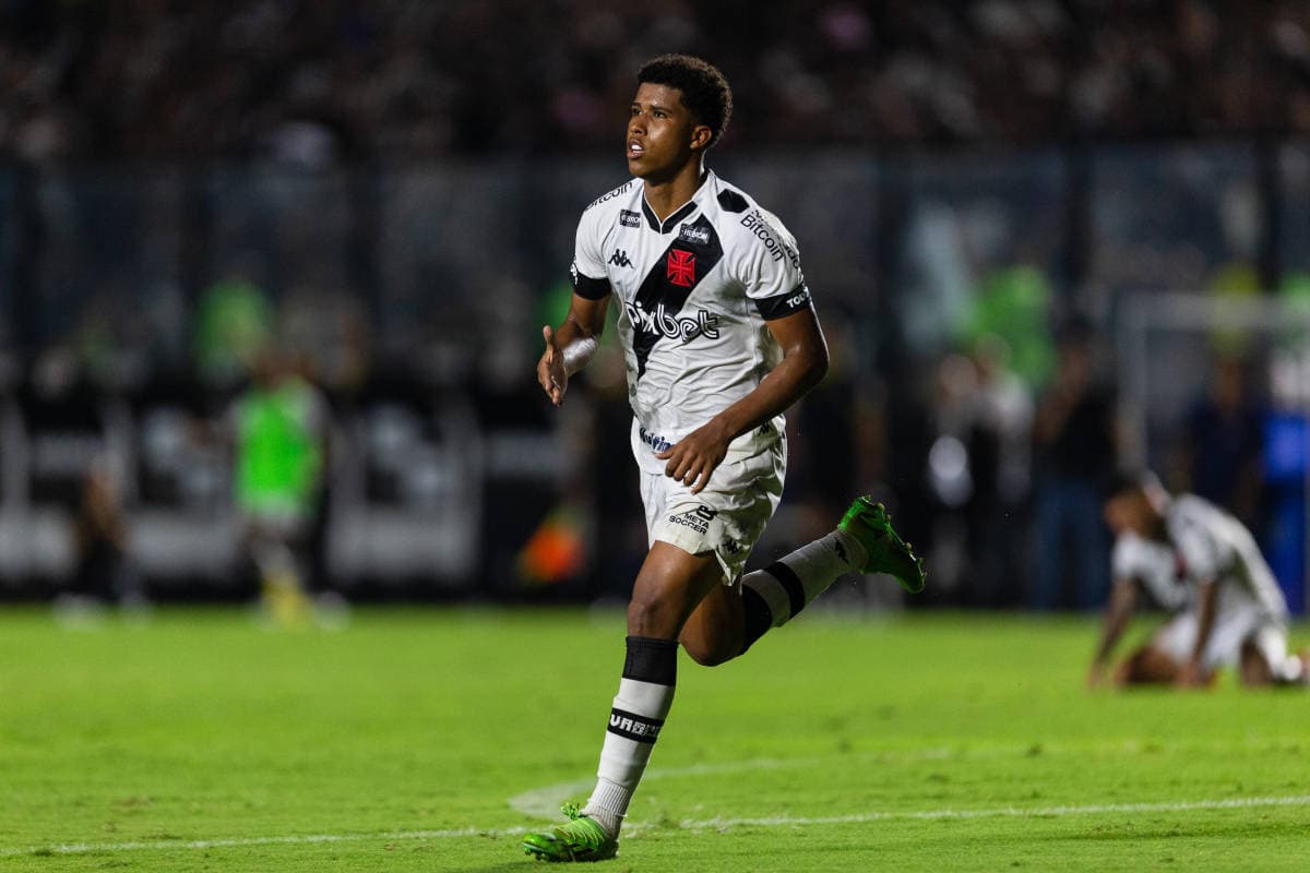 Chelsea bound transfer involved in hilarious joke ahead of move to Stamford Bridge