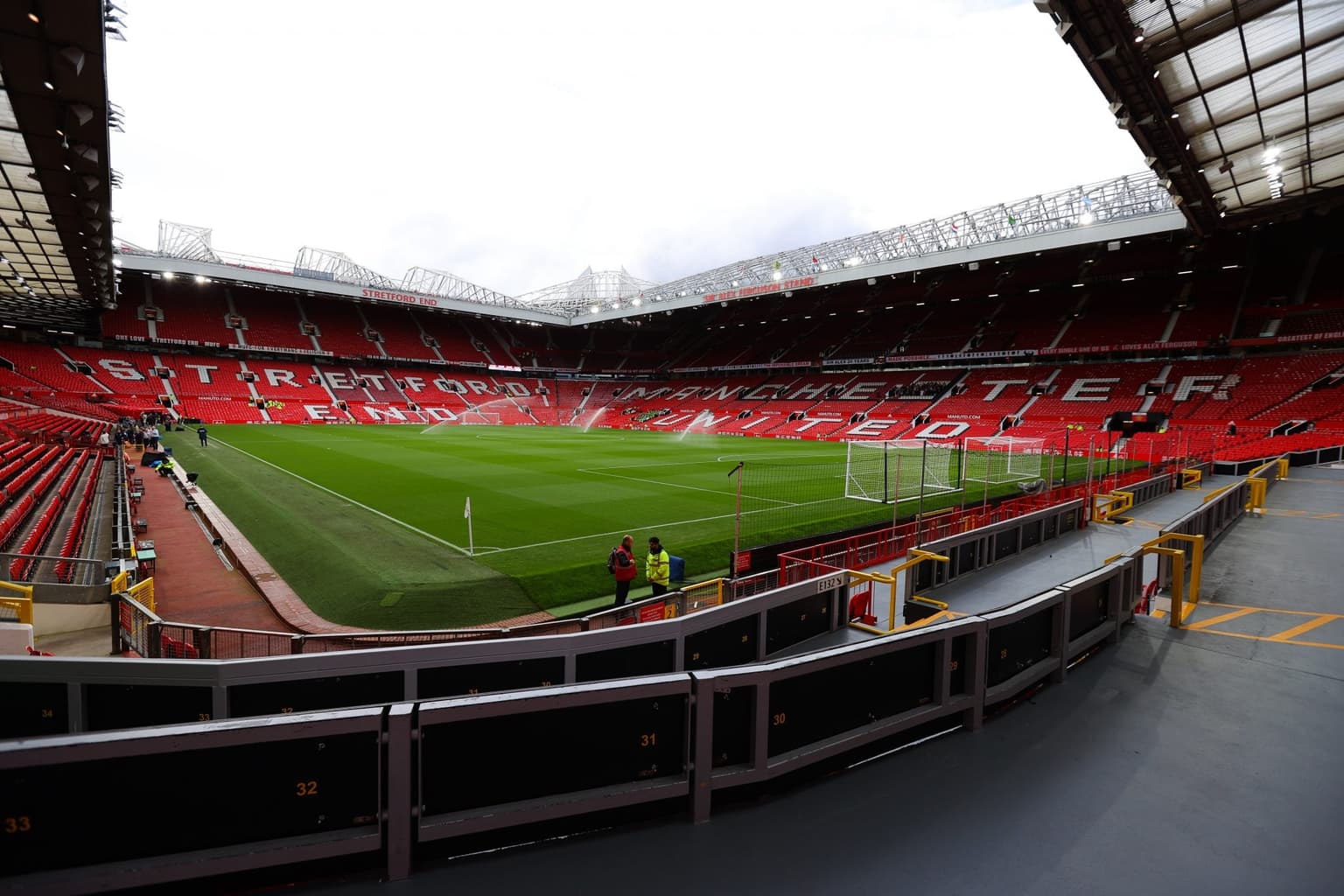 Man United sign new striker according to Premier League website
