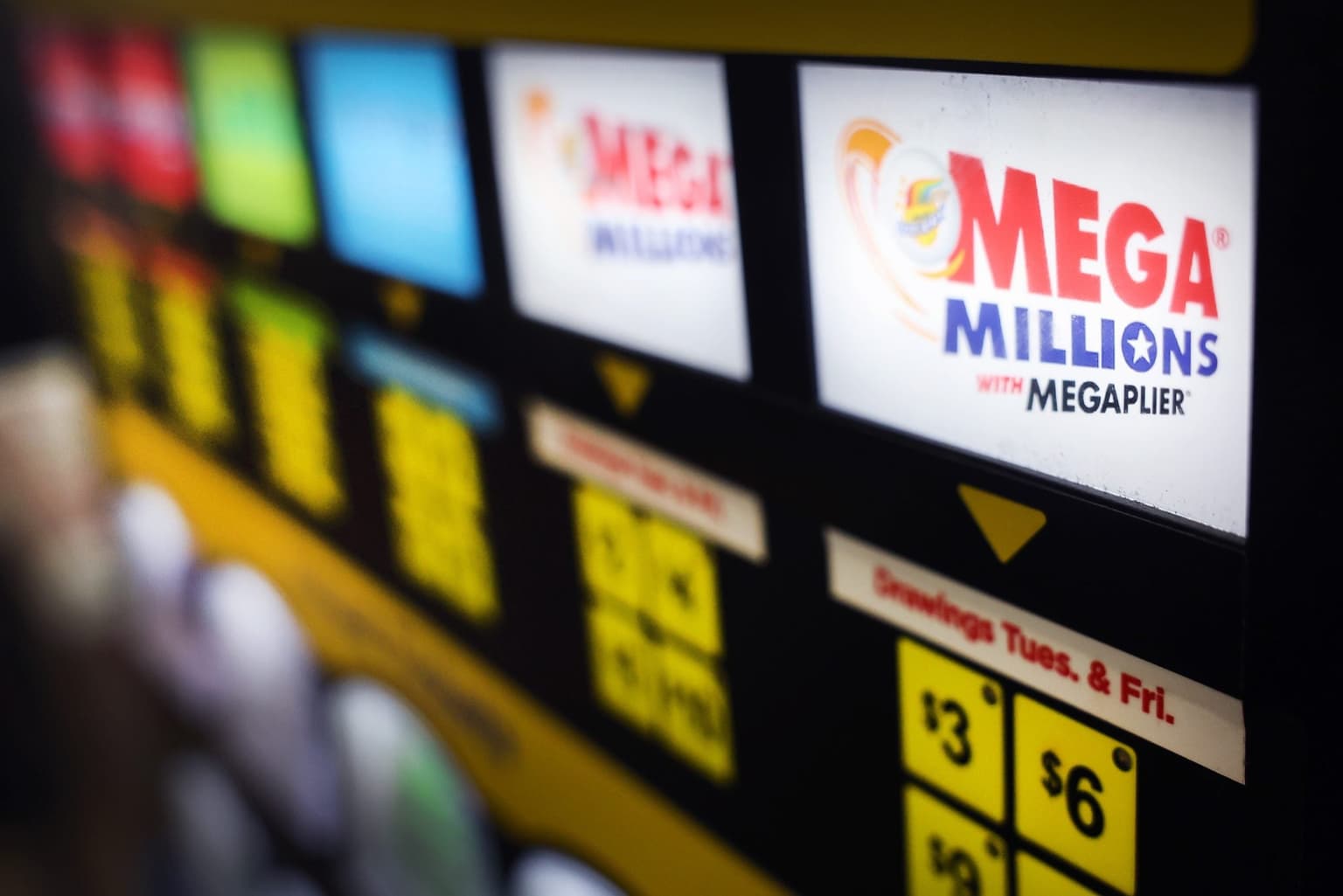 Single ticket-holder wins $1.35 billion mega millions jackpot