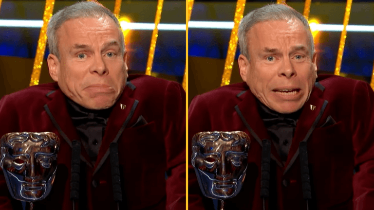 Warwick Davis breaks down in tears as he dedicates BAFTA award to his late wife Warwick Davis breaks down in tears as he dedicates BAFTA award to his late wife