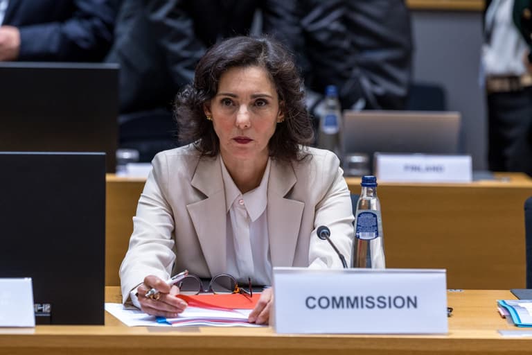 EU urges citizens to have 72-hour emergency kits EU urges citizens to have 72-hour emergency kits