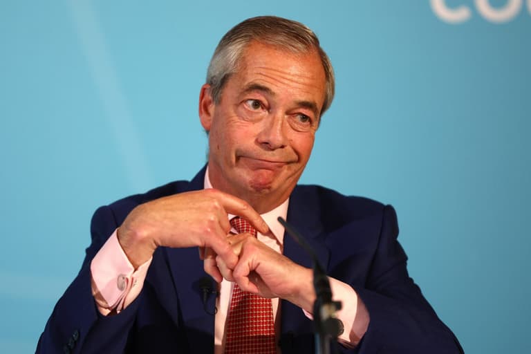 Reform unveils £400m plan to give migrants £1,000 each to leave UK Reform unveils £400m plan to give migrants £1,000 each to leave UK