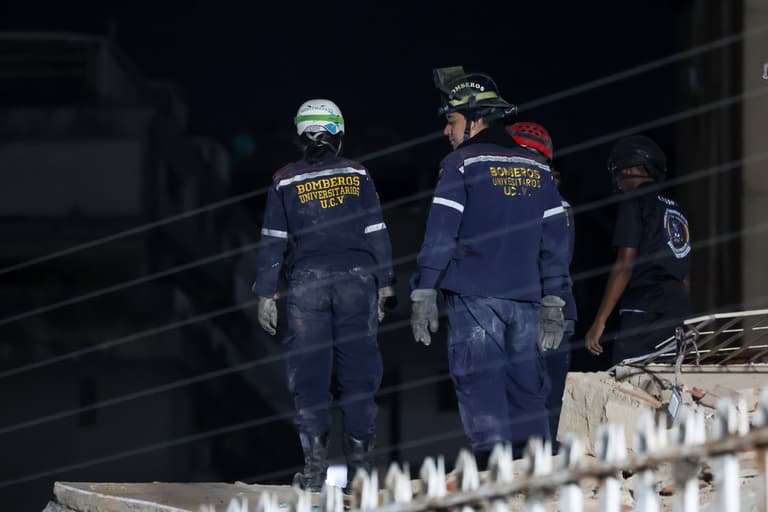 10,000 people feared dead after catastrophic earthquakes devastate Venezuela 10,000 people feared dead after catastrophic earthquakes devastate Venezuela
