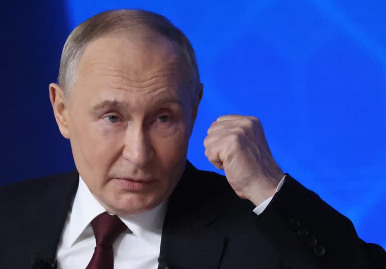 Putin’s mysterious ‘doomsday radio’ crackles to life after Russian missile hits Poland Putin’s mysterious ‘doomsday radio’ crackles to life after Russian missile hits Poland