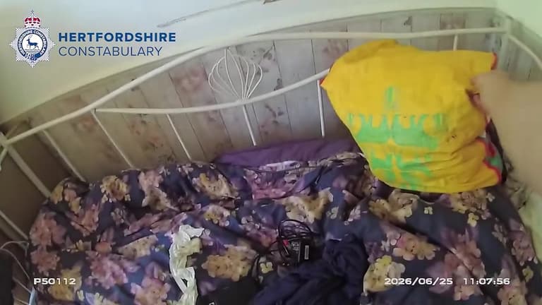 Hilarious moment shoplifter found hiding underneath carrier bag to evade police Hilarious moment shoplifter found hiding underneath carrier bag to evade police
