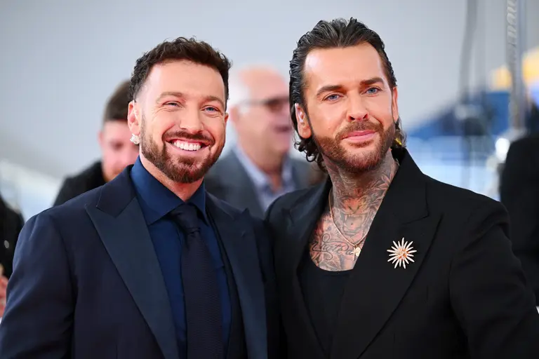 Sam Thompson and Pete Wicks explore horrific ‘bonesmashing’ trend in new ITV documentary Sam Thompson and Pete Wicks explore horrific ‘bonesmashing’ trend in new ITV documentary
