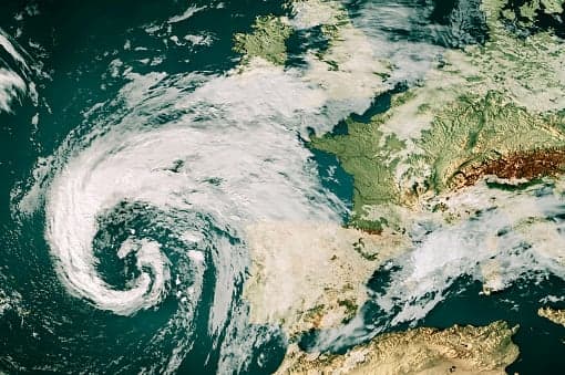 Thunderstorm Warning Covers 70 Areas With 2cm Hail and Flood Risk Thunderstorm Warning Covers 70 Areas With 2cm Hail and Flood Risk