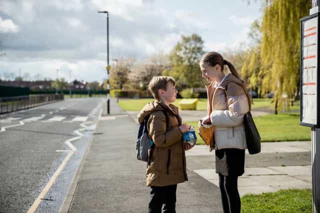 School bus fares: no phone means no discount for kids School bus fares: no phone means no discount for kids