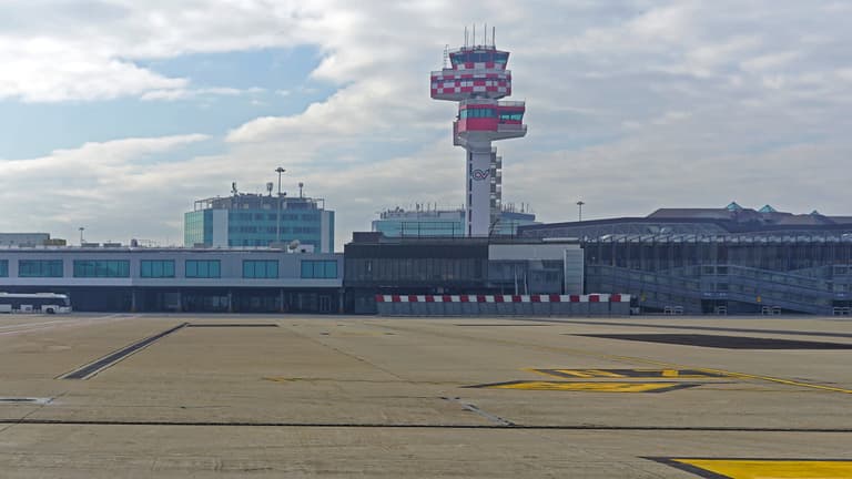 Travel chaos across Italian airports after air traffic control failure Travel chaos across Italian airports after air traffic control failure