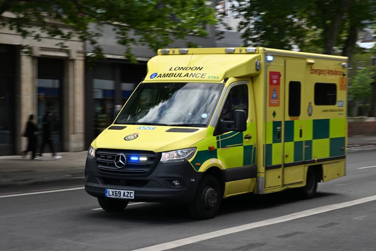 Pensioner sepsis death: Coroner warns over unmonitored transfer Pensioner sepsis death: Coroner warns over unmonitored transfer