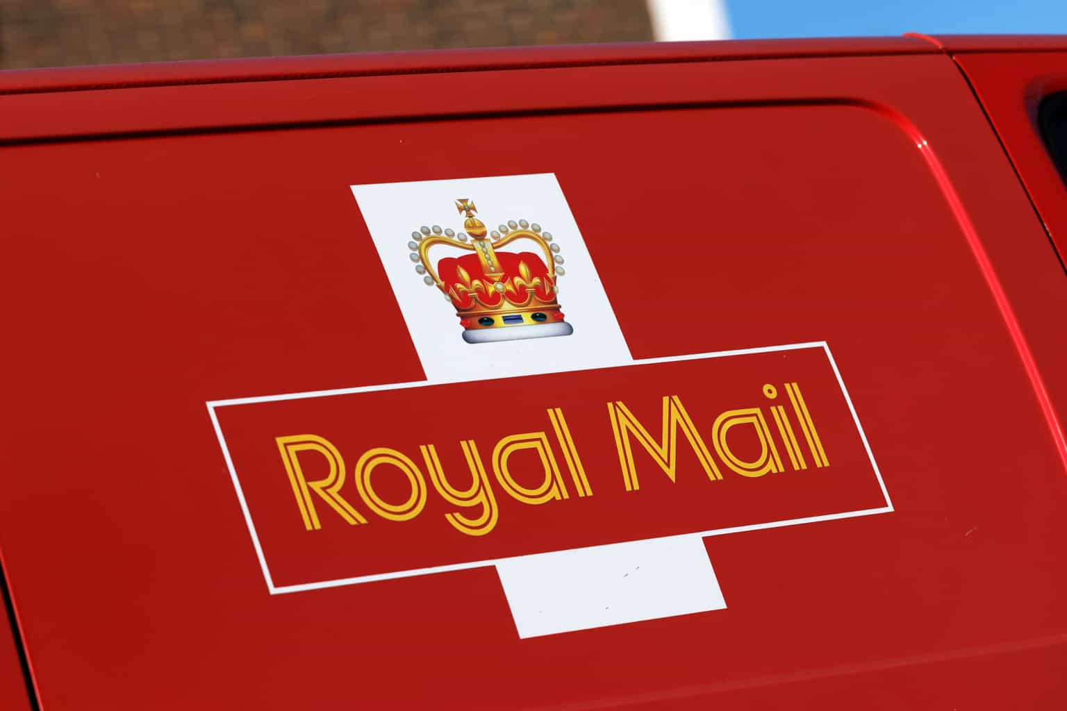 Royal Mail ‘on brink of collapse’ as 400 workers reportedly quit every week Royal Mail ‘on brink of collapse’ as 400 workers reportedly quit every week