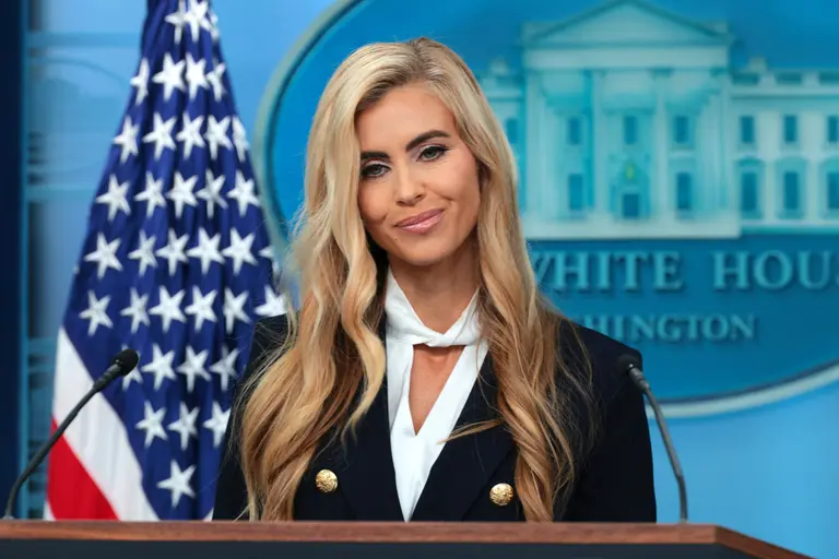 Trump’s new press secretary gives bizarre answer when asked if she’s a qualified lawyer Trump’s new press secretary gives bizarre answer when asked if she’s a qualified lawyer