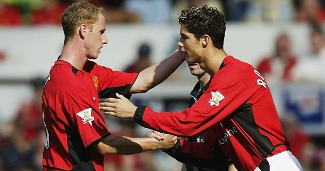 Classic Football Shirts on X: Transfer Rumours: What if Ronaldinho had  gone to Man United in 2003?  / X