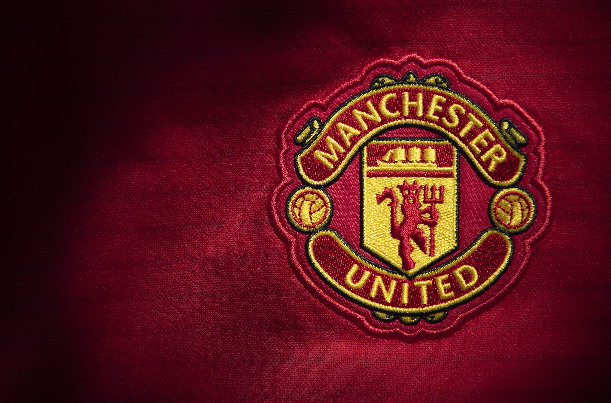 Man Utd 2022/23 home kit 'leaked' online and features retro collar design -  Mirror Online