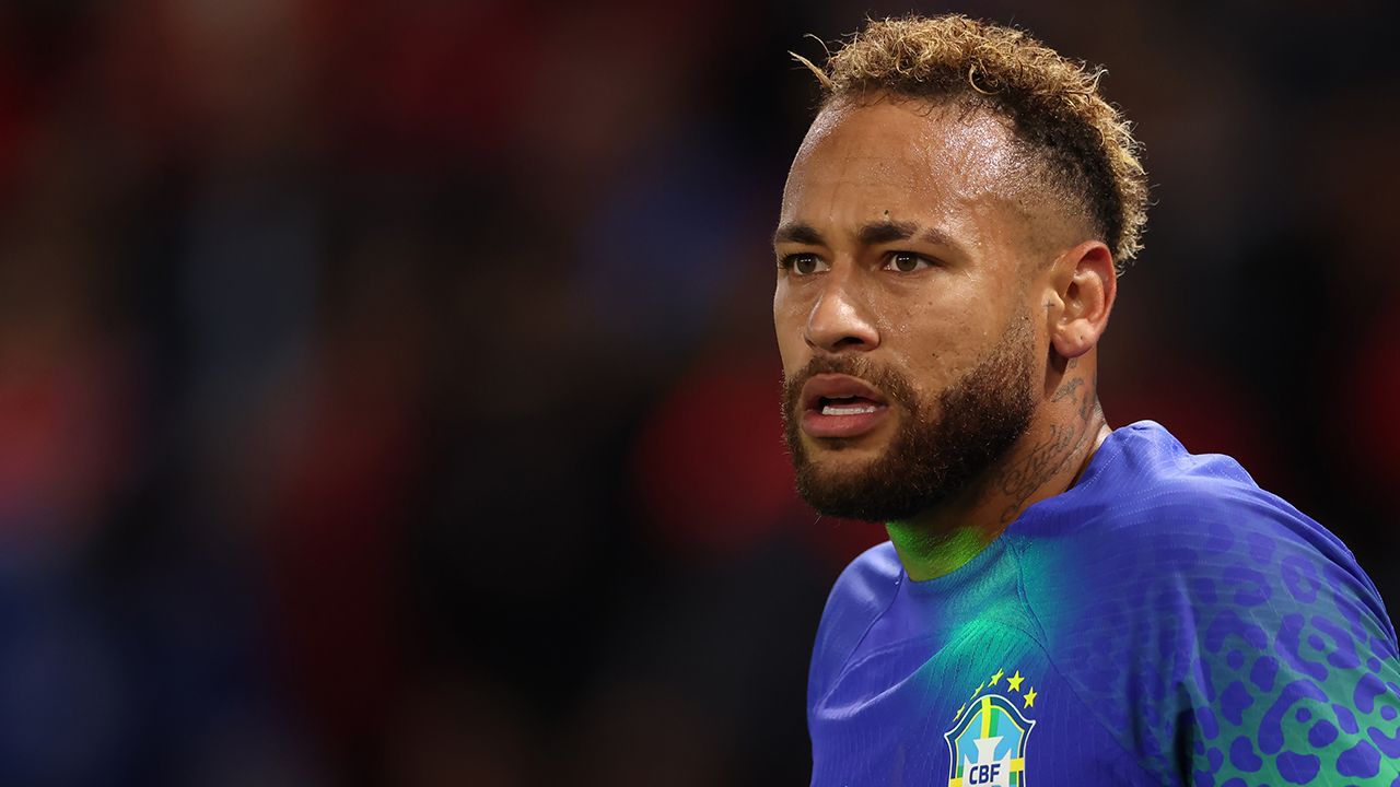 Neymar Jr.: Brazilian soccer star faces criticism for Bolsonaro