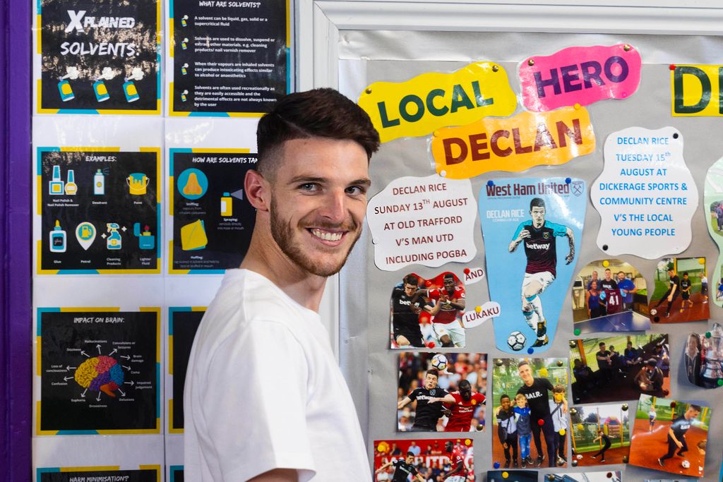 Declan Rice surprises kids from his hometown