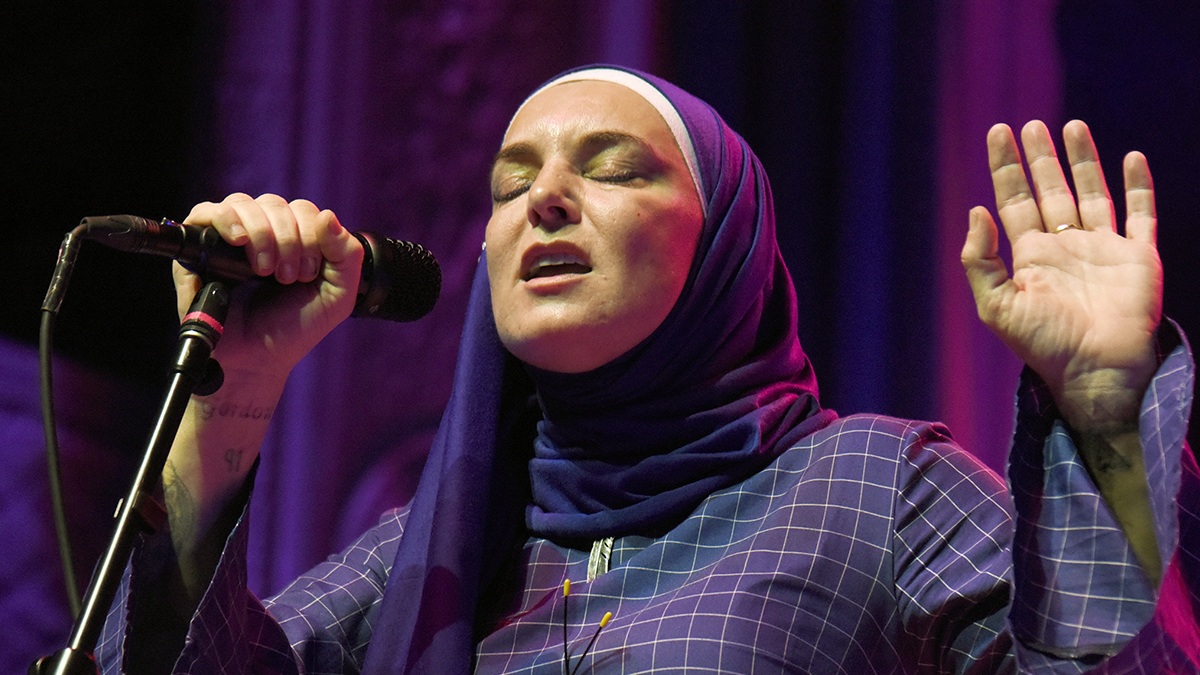 Sinead O Connor Acclaimed Irish Singer And Activist Dies Aged 56 Uk